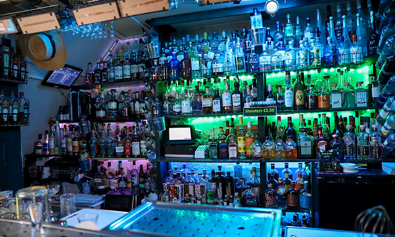 MixxiM Cocktail Club