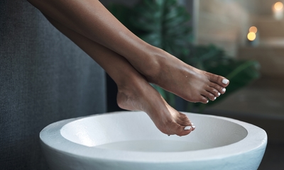 Pedicurebehandeling + evt. gellak (30 of 45 min)