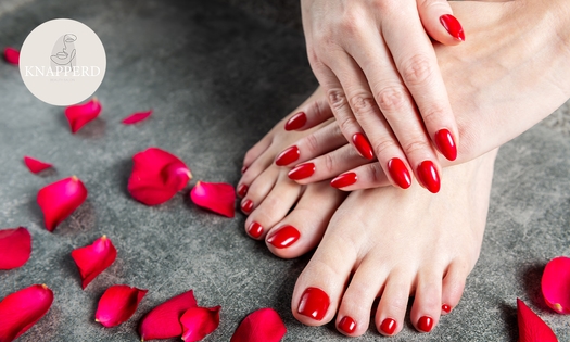Manicure- en/of pedicurebehandeling + gellak (45 of 60 min)