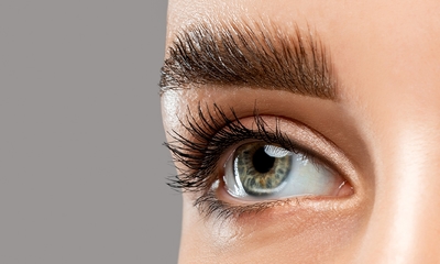 Browlift et/ou rehaussement des cils + teinture + évtl. épilation à Liège