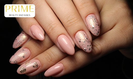 Nagelbehandeling + mini-manicurebehandeling OF wenkbrauwbehandeling