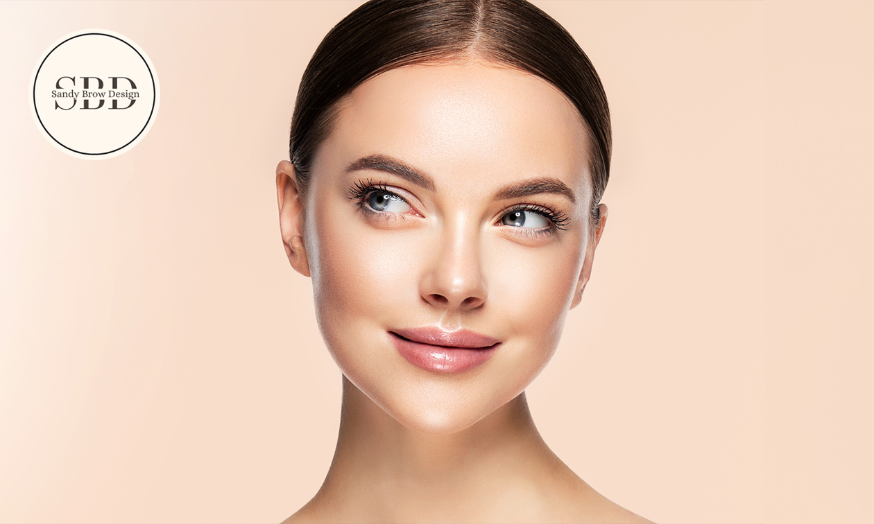 Wenkbrauw- of wimperbehandeling naar keuze bij Sandy Brow Design