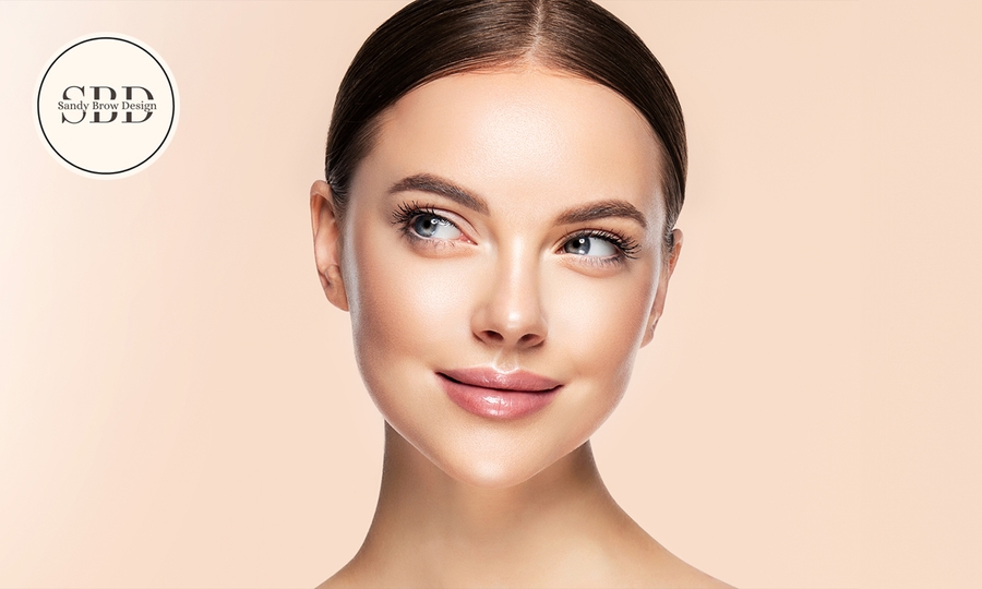 Wenkbrauw- of wimperbehandeling naar keuze bij Sandy Brow Design